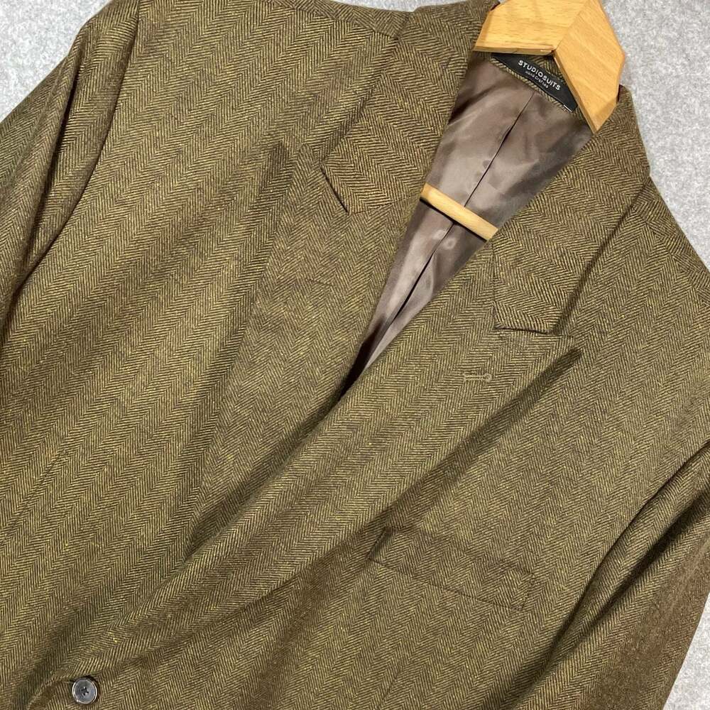 Studiosuits Hand Crafted Brown Herringbone Tweed Double-Breasted Blazer, 46R